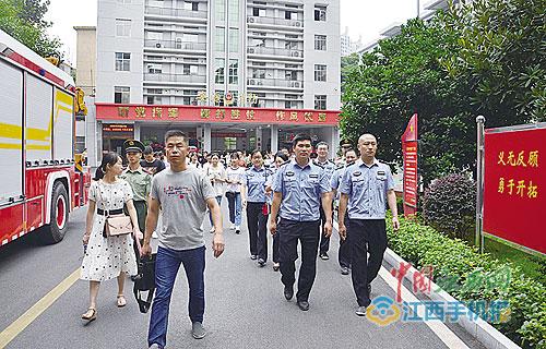 安源区财政局领导团队引领财政事业迈向新高度