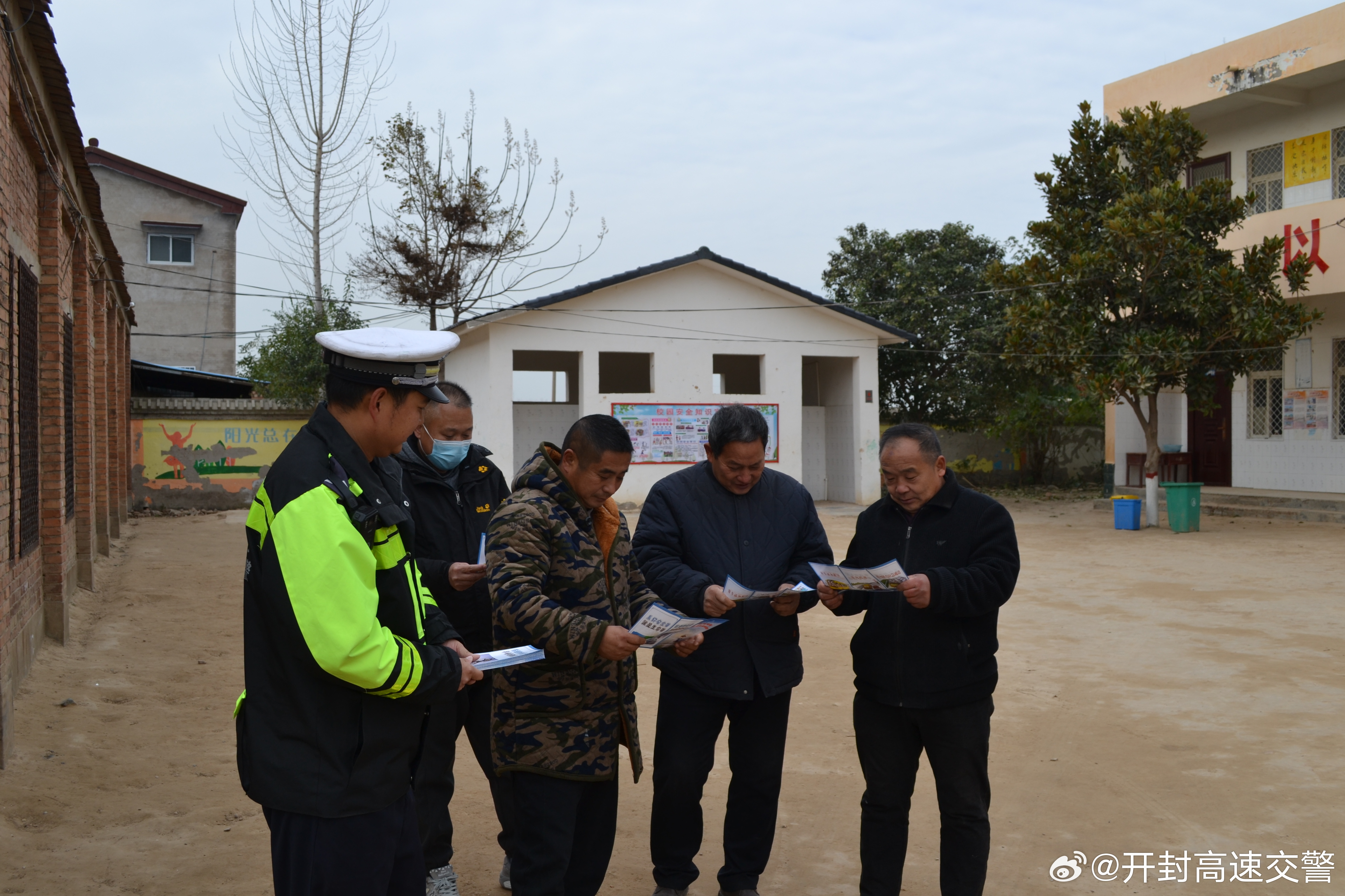 许湾乡交通新篇章，迈向现代化交通里程碑